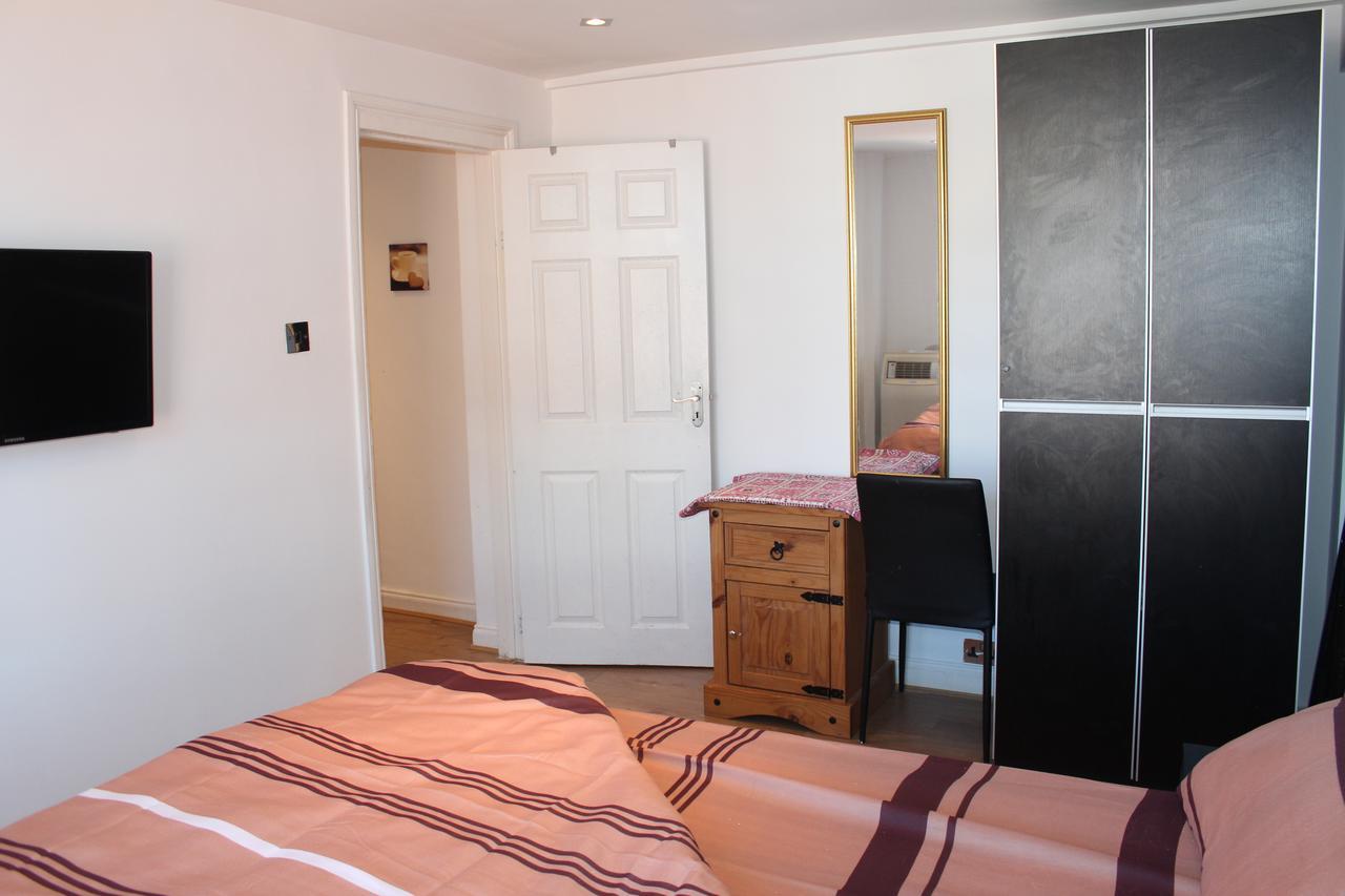 Park West Apartment London